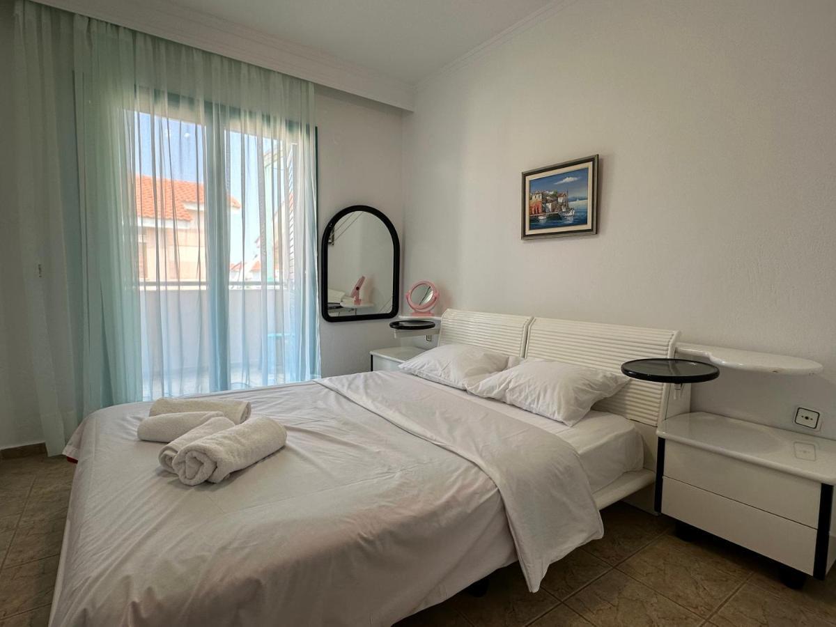 Emerald Seaside Apartment In Pefkohori פפקוהורי מראה חיצוני תמונה